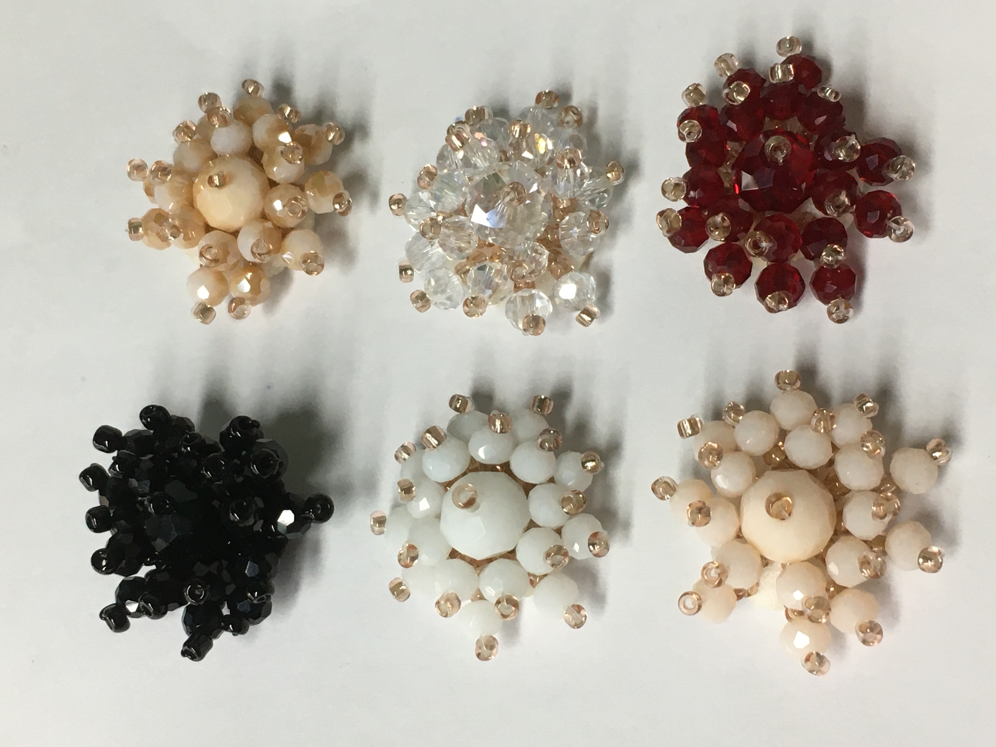 BASE FLOR CON CRISTALES Y MOSTACILLA