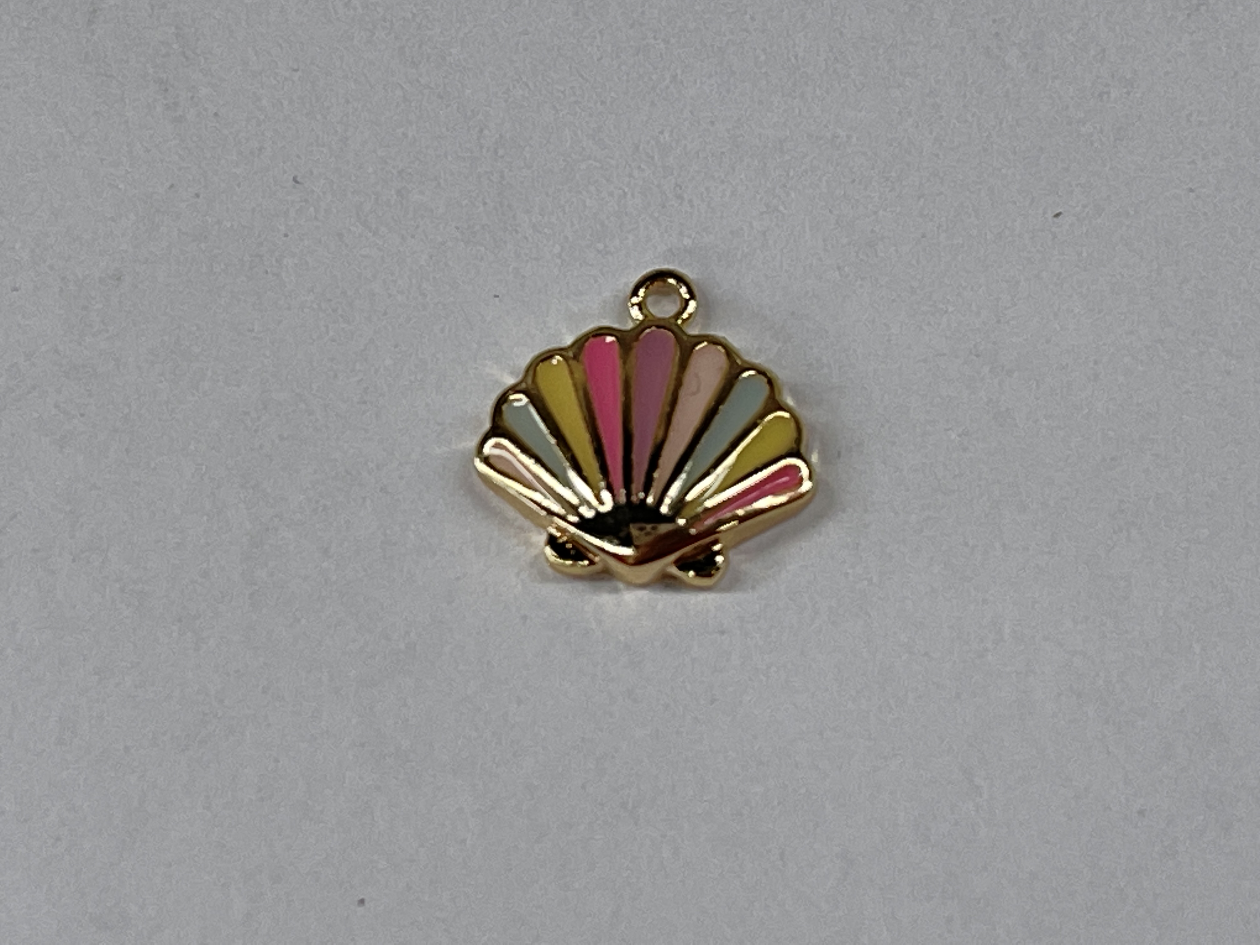 DIJE CONCHA ENAMEL Y ELECTROENCHAPADO