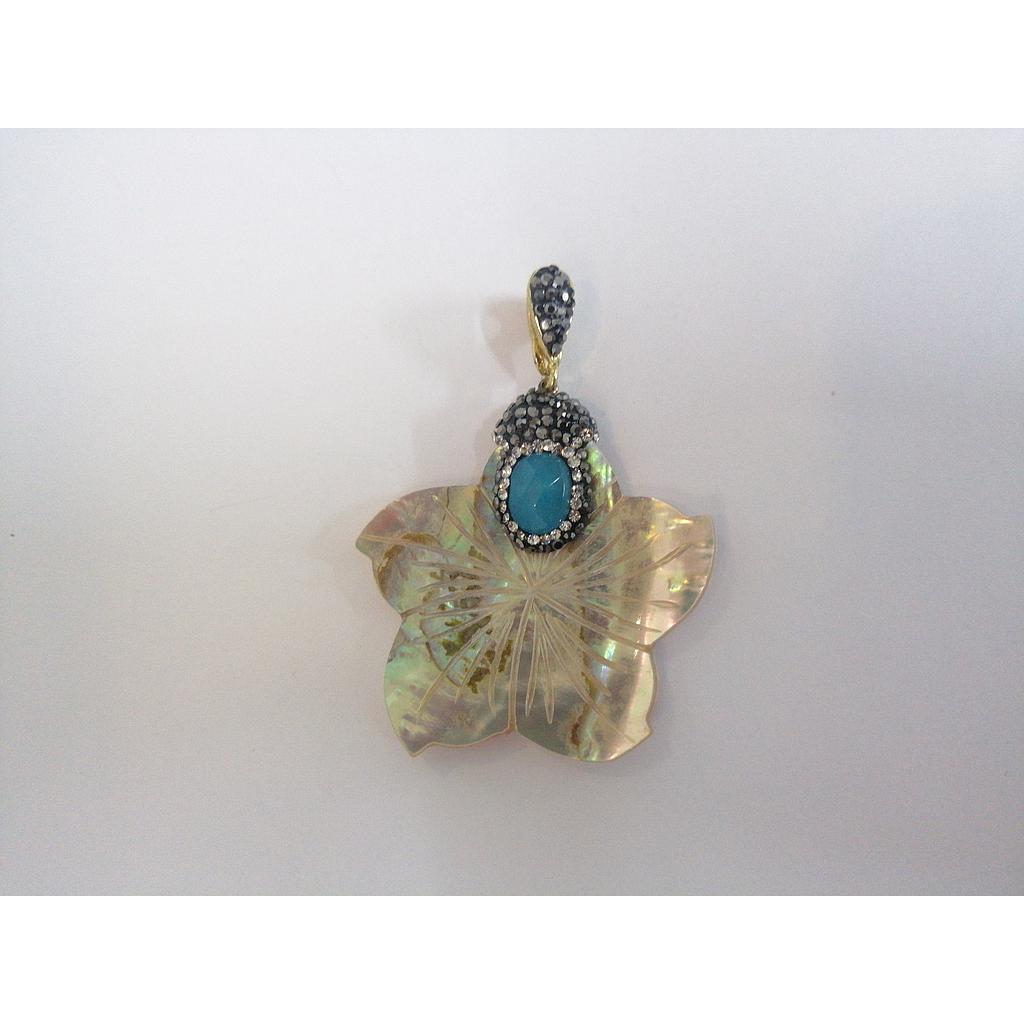 DIJE FLOR DRUZY Y CONCHA