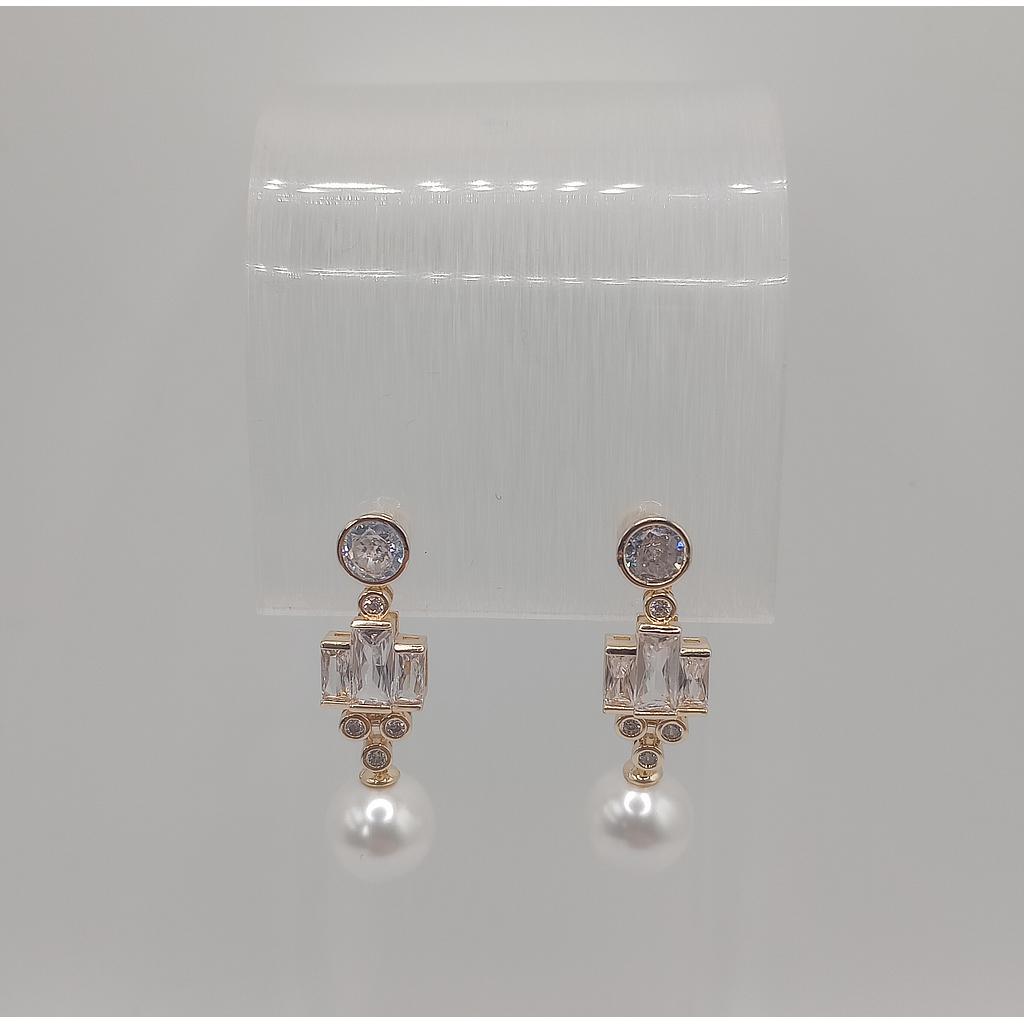 ARETE CON PERLA DE ELECTROENCHAPADO 18K