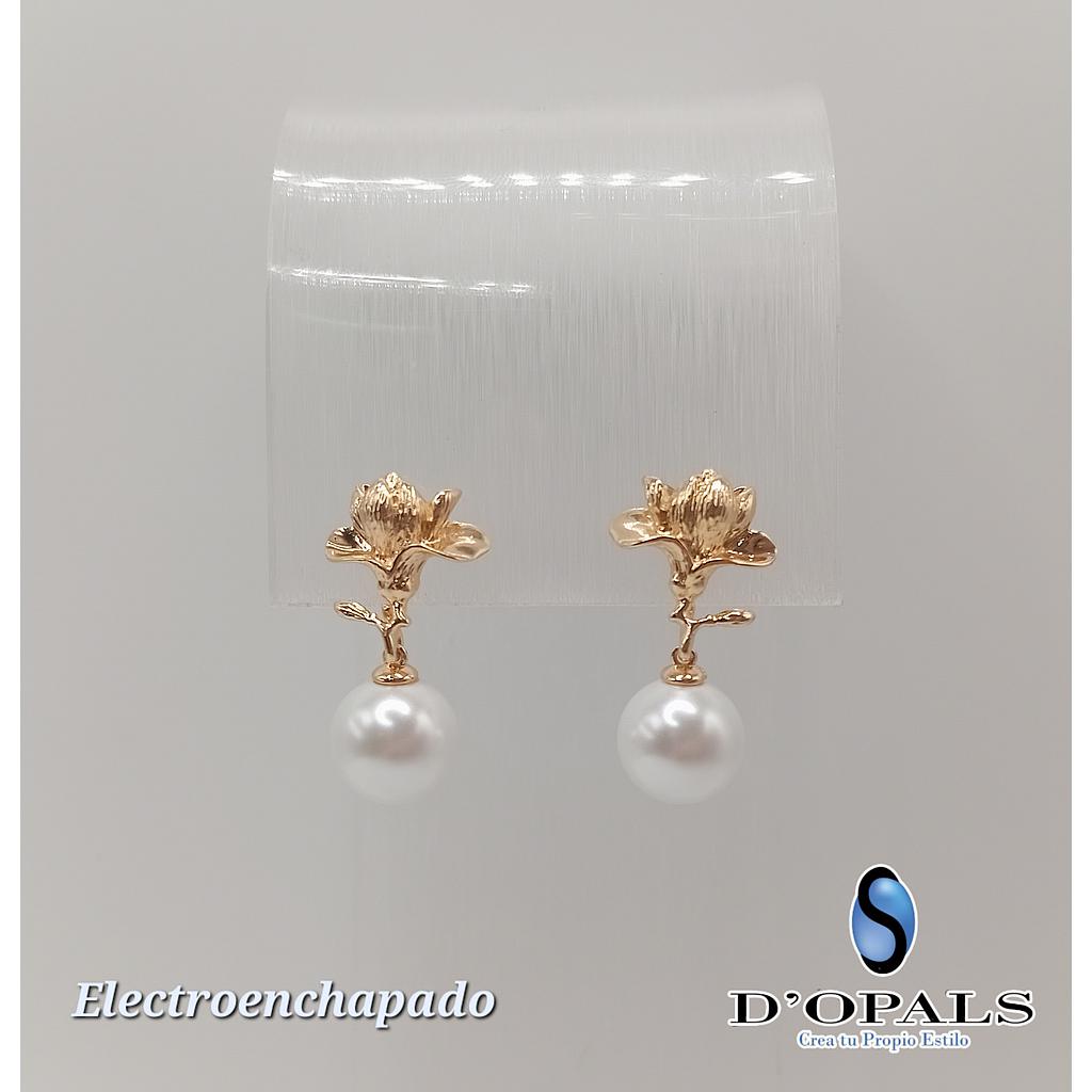 ARETE DE FLOR CON PERLA ELECTROENCHAPADO 18K
