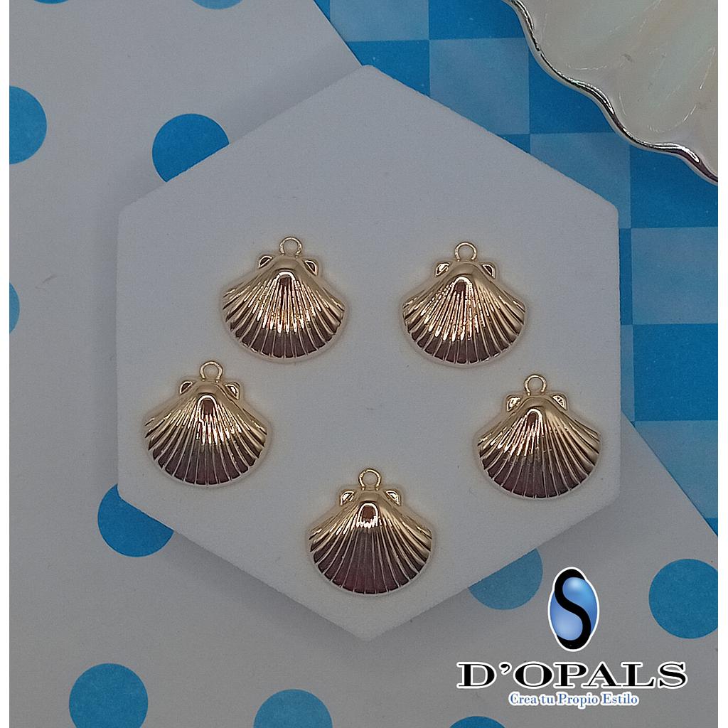 DIJE DE CONCHA DE MAR ELECTROENCHAPADO